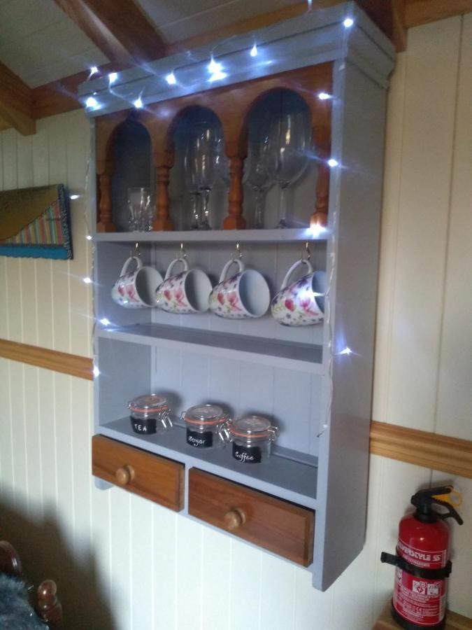 Glamping Malvern Shepherd Hut Exteriör bild