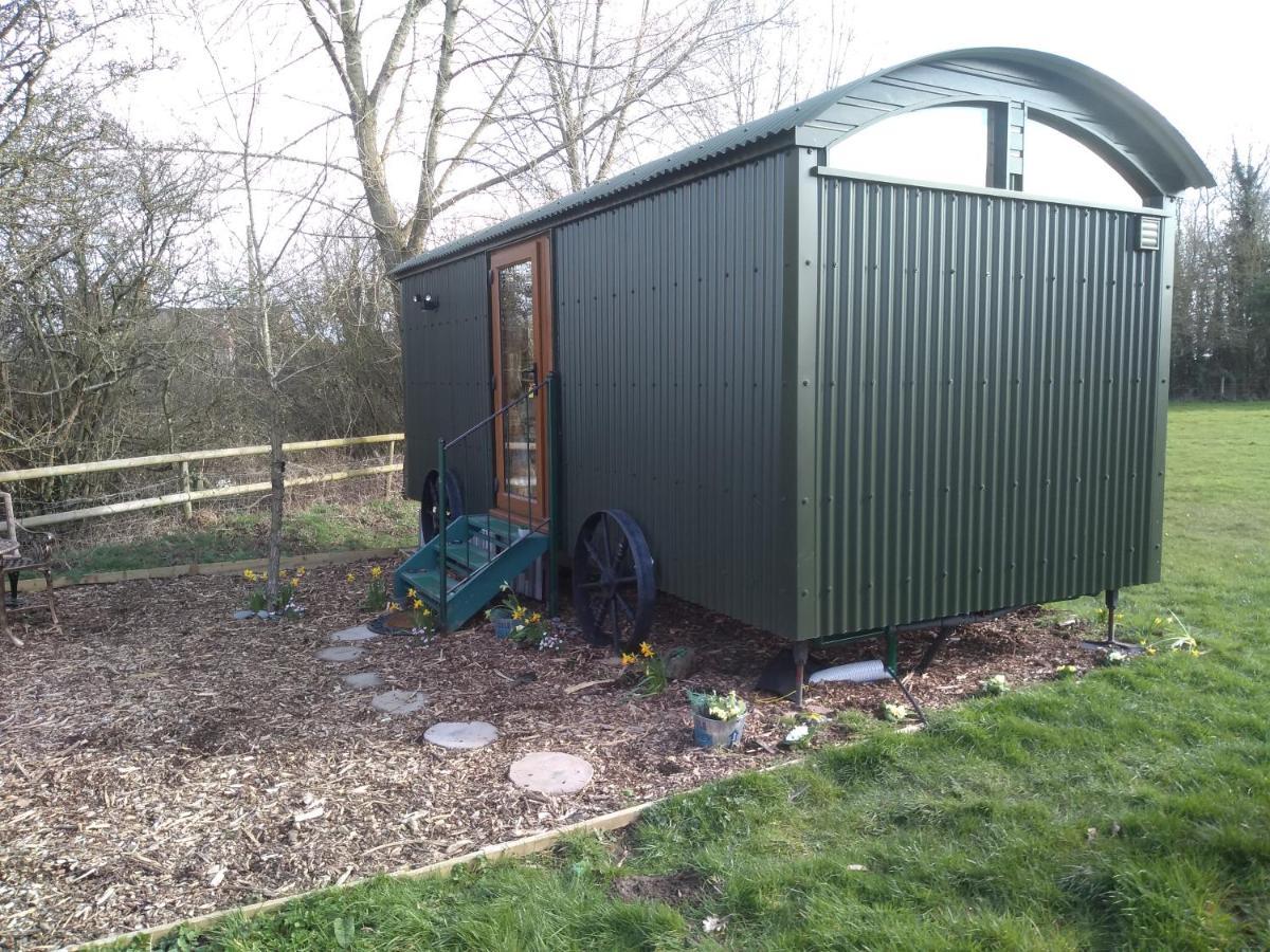 Glamping Malvern Shepherd Hut Exteriör bild