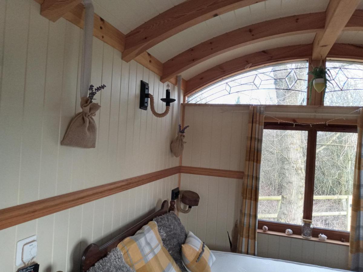Glamping Malvern Shepherd Hut Exteriör bild