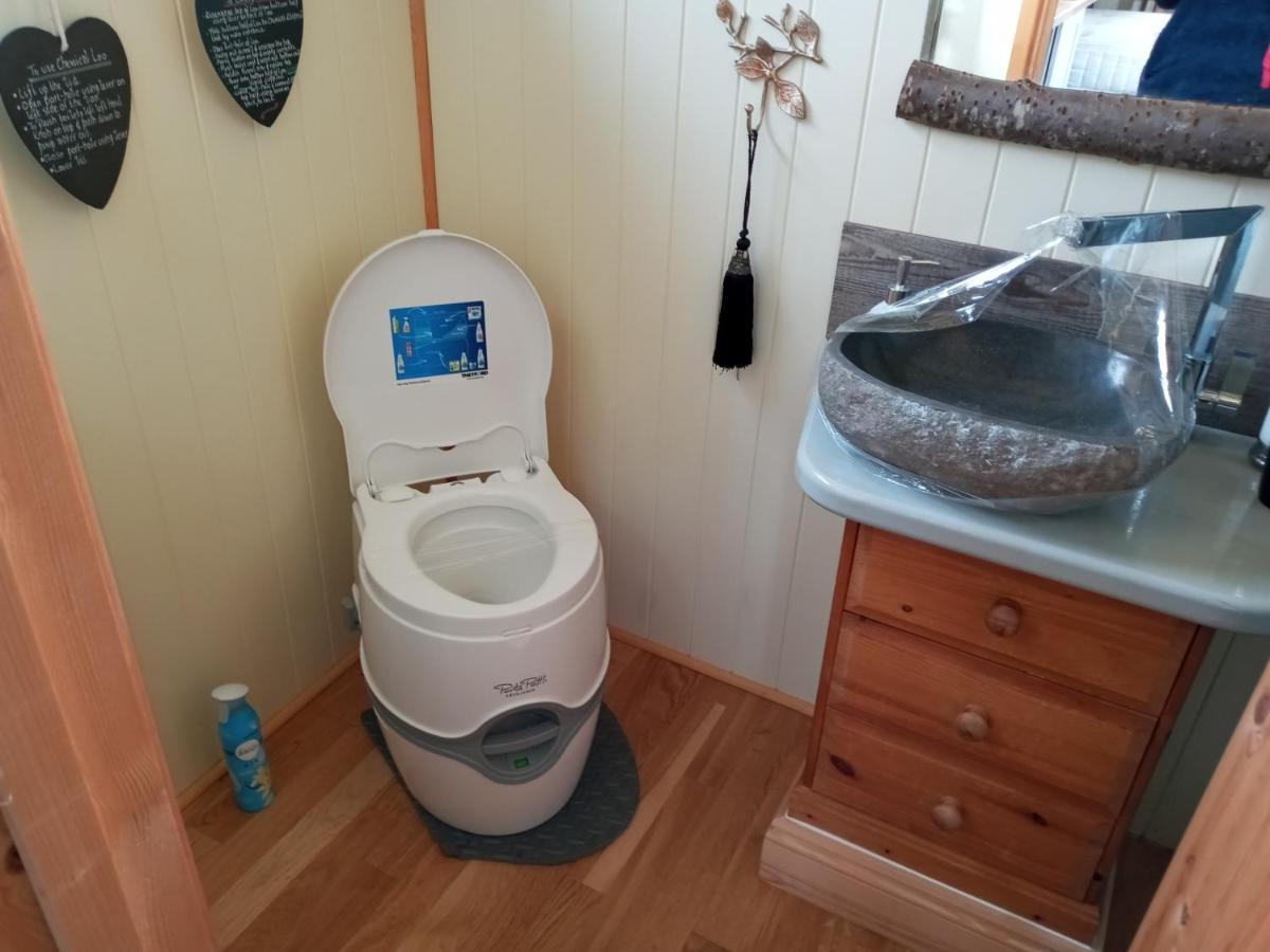 Glamping Malvern Shepherd Hut Exteriör bild
