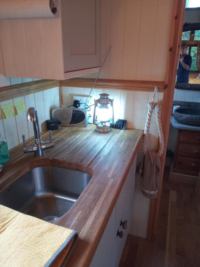 Glamping Malvern Shepherd Hut Exteriör bild