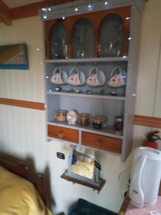 Glamping Malvern Shepherd Hut Exteriör bild