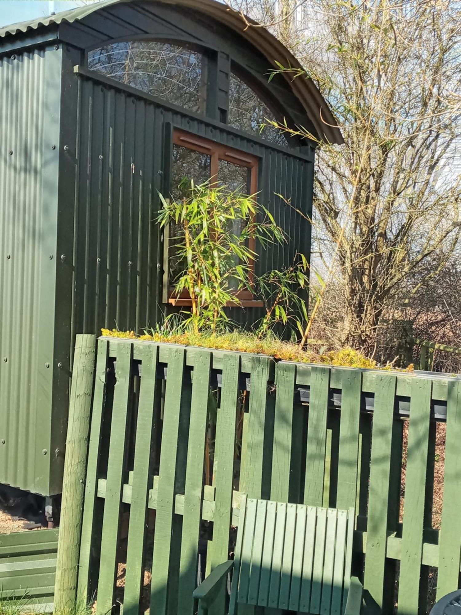 Glamping Malvern Shepherd Hut Exteriör bild