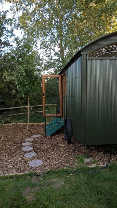 Glamping Malvern Shepherd Hut Exteriör bild