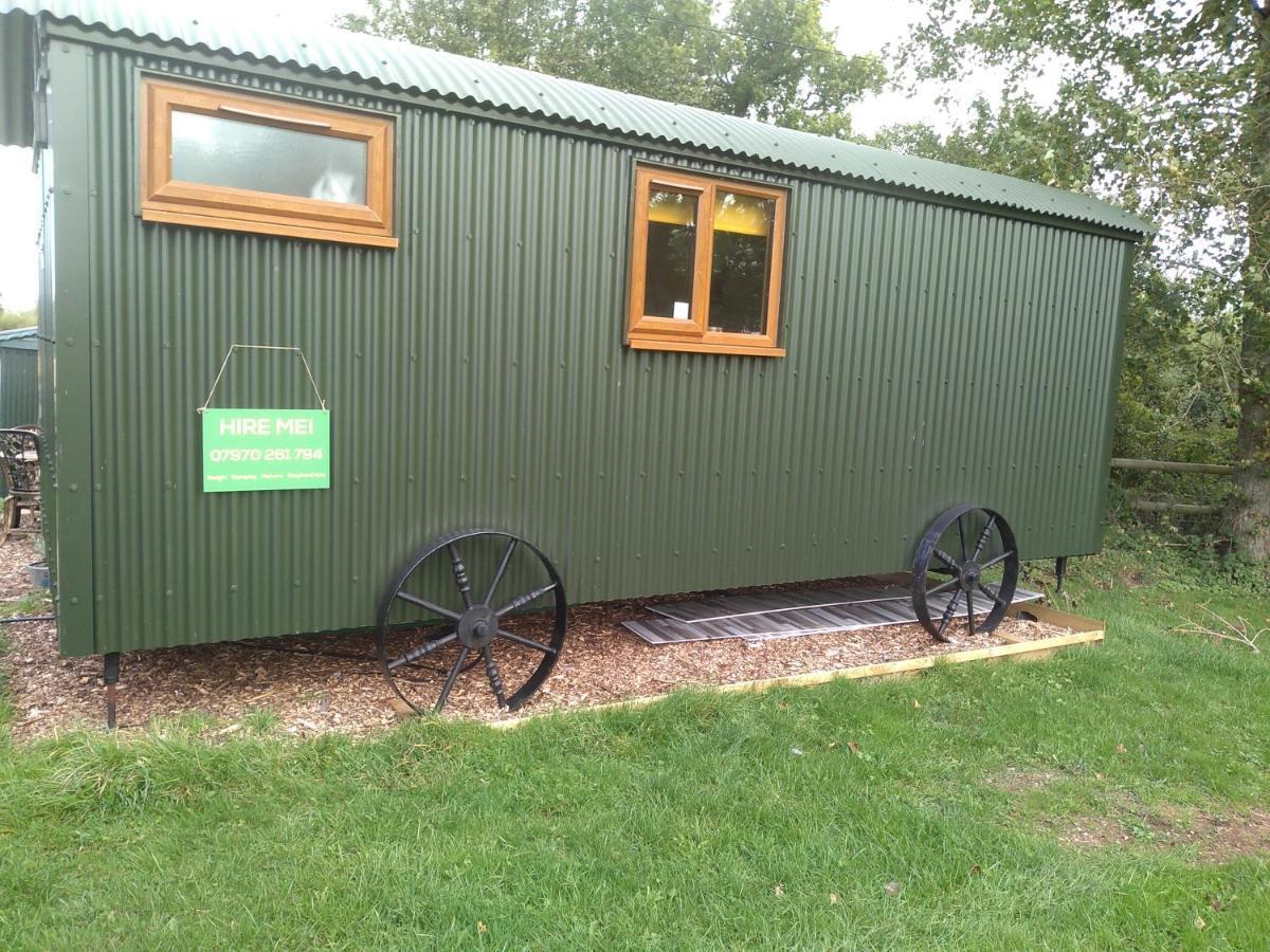 Glamping Malvern Shepherd Hut Exteriör bild